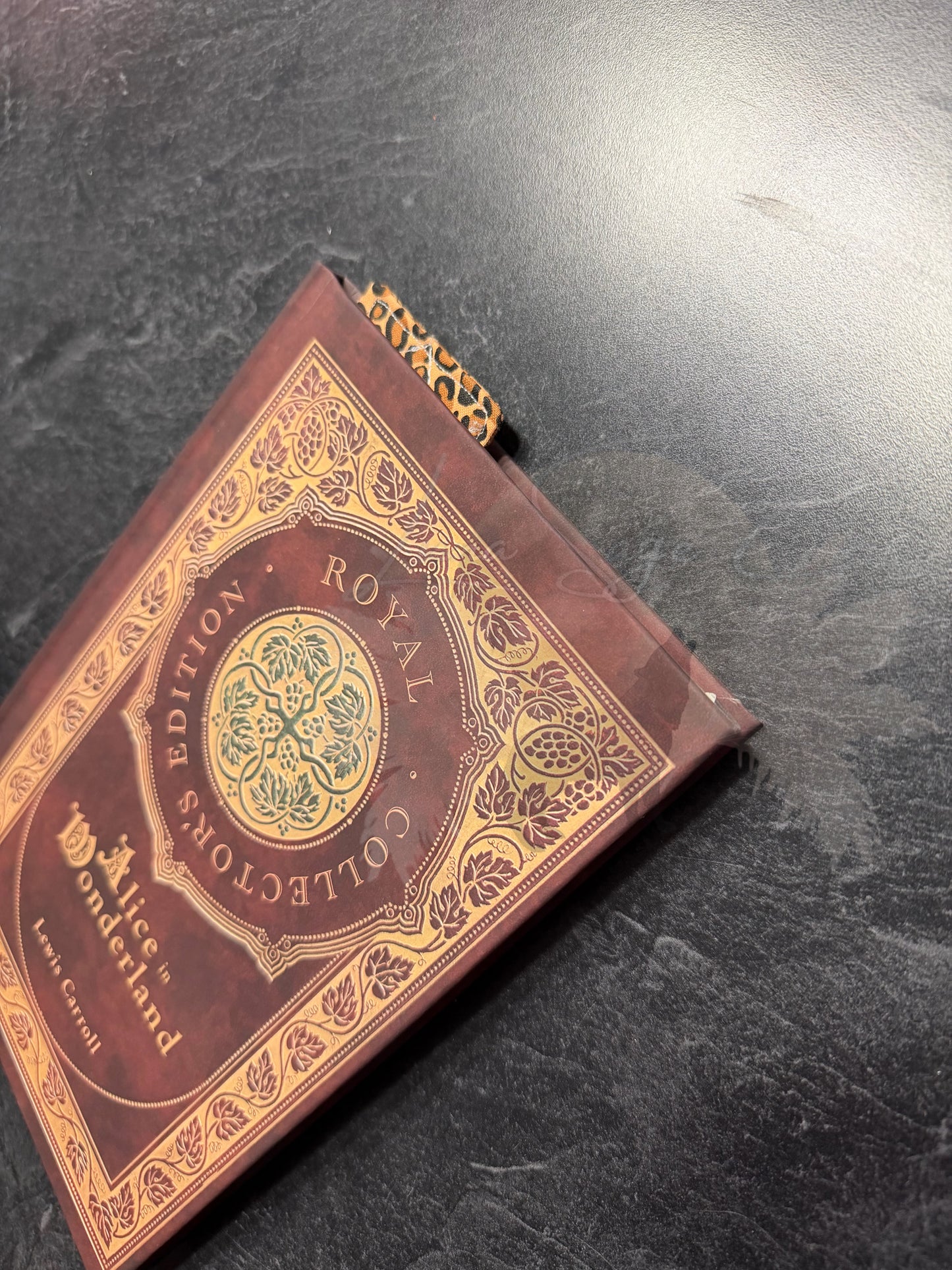 🌙 Storykeeper Bookmark